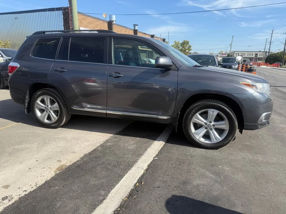 2013 Toyota Highlander - Image 5 of 12
