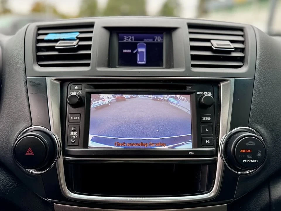 2013 Toyota Highlander - Image 18 of 20