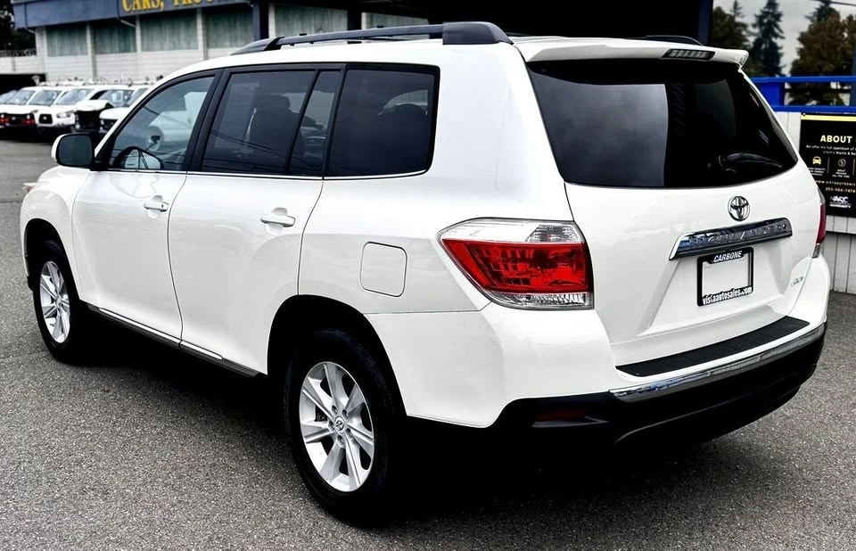 2013 Toyota Highlander - Image 2 of 20