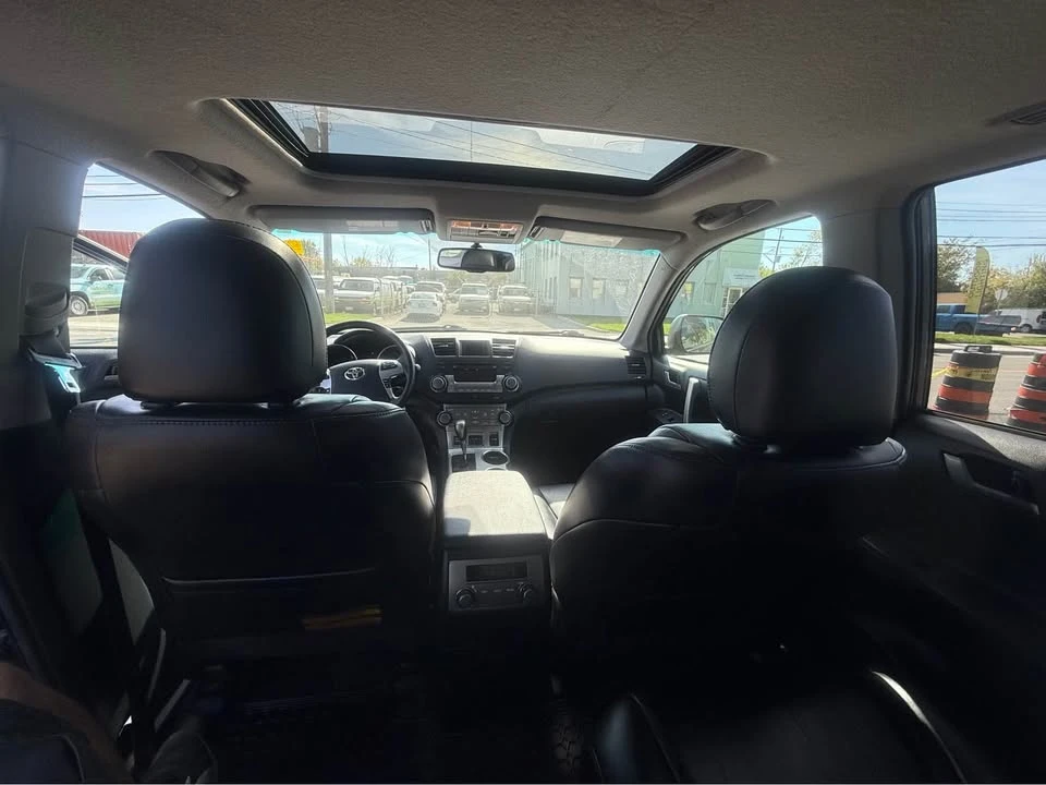 2013 Toyota Highlander - Image 10 of 12