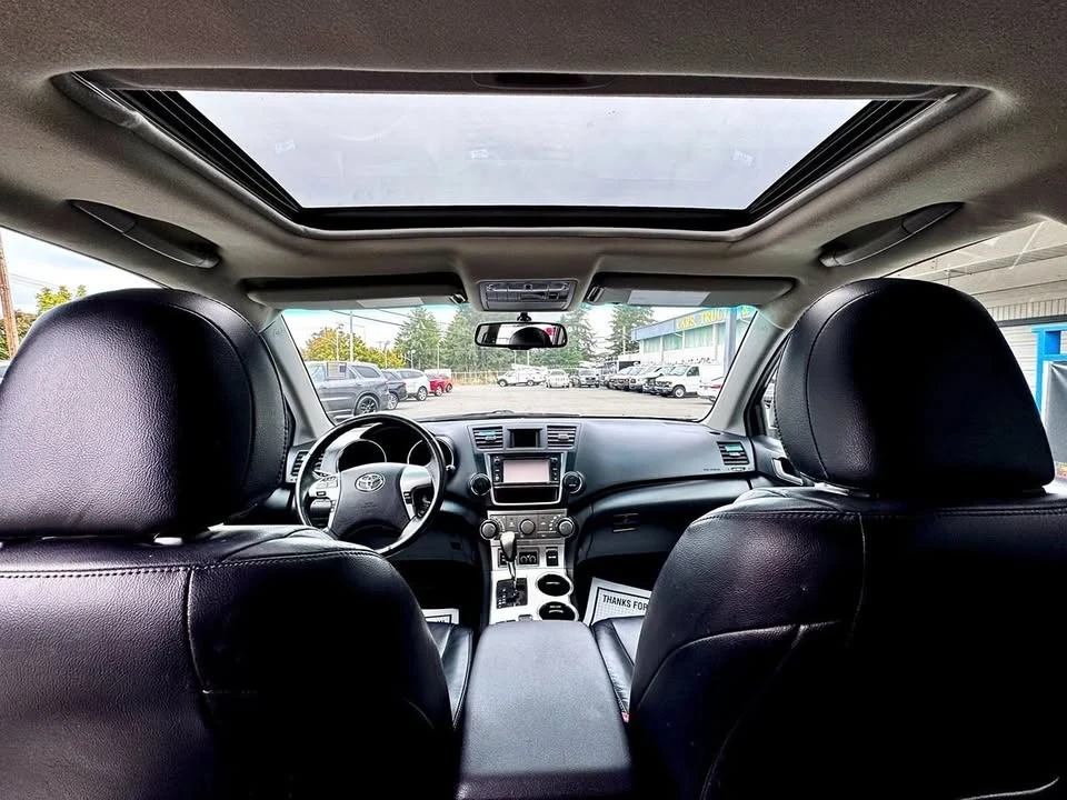 2013 Toyota Highlander - Image 16 of 20