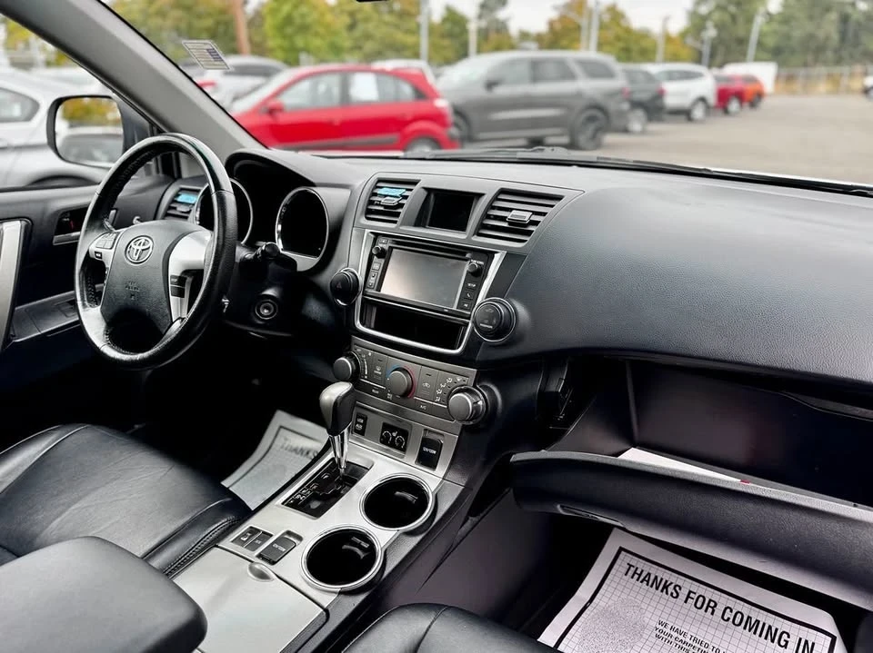 2013 Toyota Highlander - Image 17 of 20