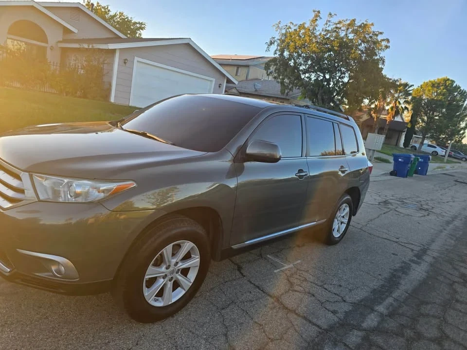 2013 Toyota Highlander - Image 2 of 15