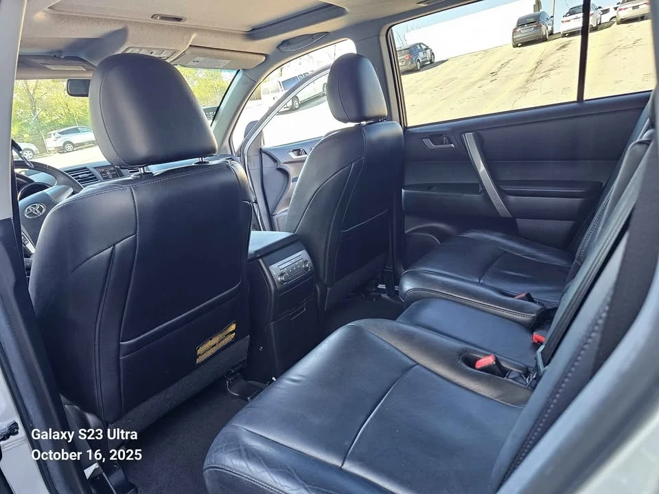 2013 Toyota Highlander - Image 11 of 18