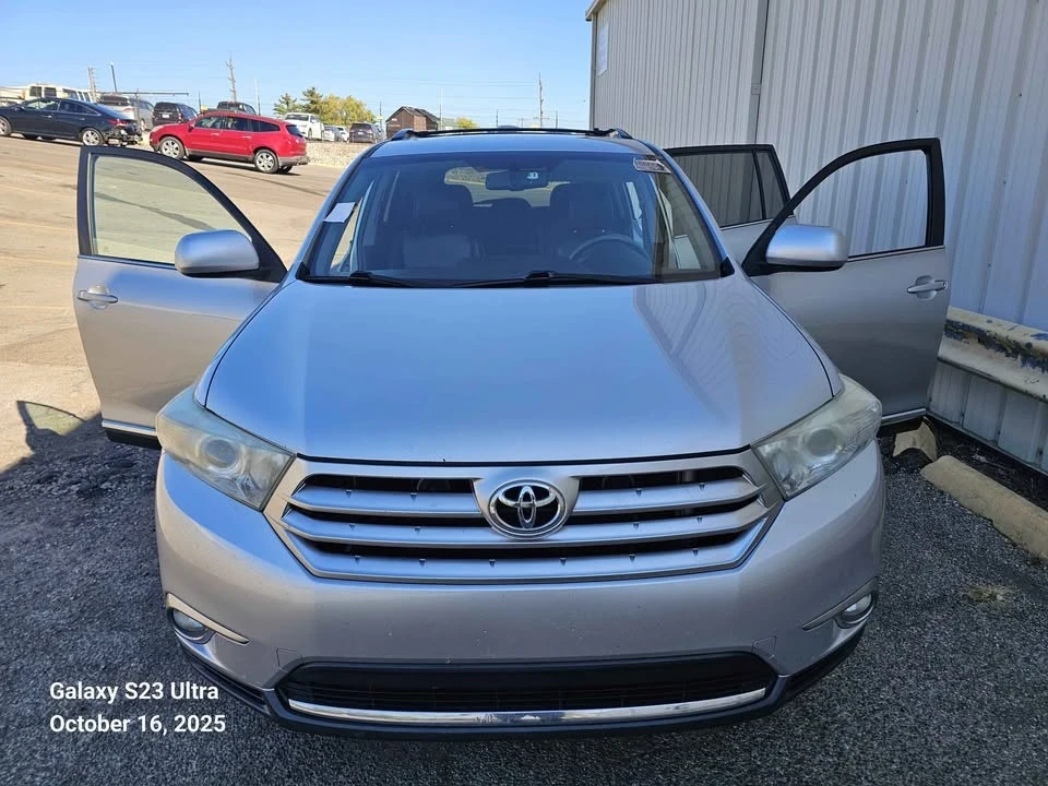 2013 Toyota Highlander - Image 4 of 18