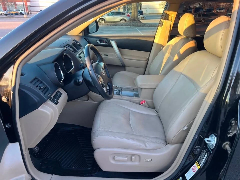 2013 Toyota Highlander - Image 10 of 19