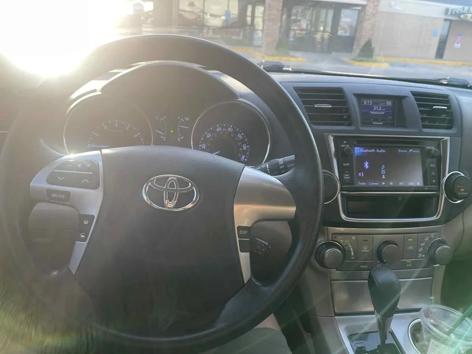 2013 Toyota Highlander - Image 7 of 10
