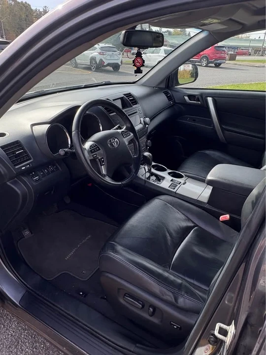 2013 Toyota Highlander - Image 14 of 15