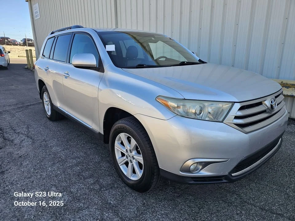 2013 Toyota Highlander - Image 6 of 18