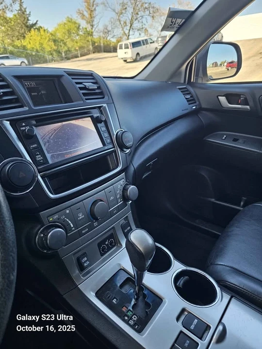 2013 Toyota Highlander - Image 2 of 18