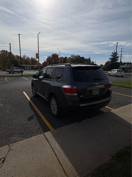 2013 Toyota Highlander - Image 3 of 15