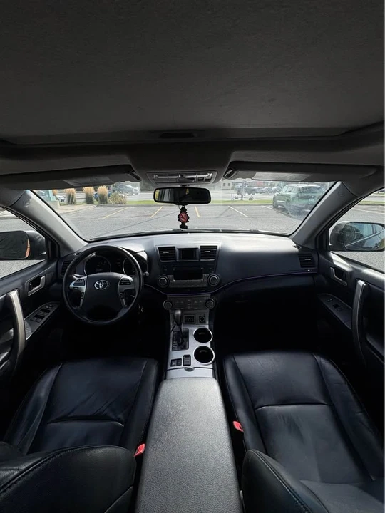 2013 Toyota Highlander - Image 10 of 15
