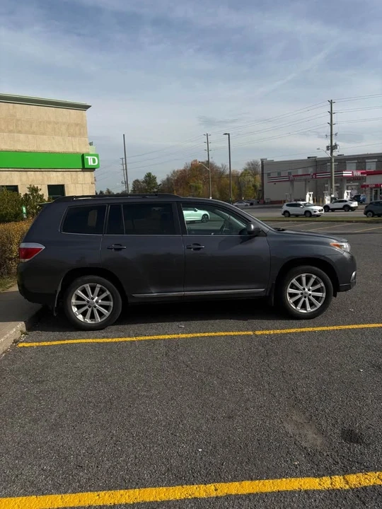 2013 Toyota Highlander - Image 6 of 15