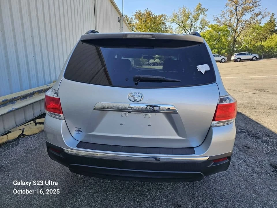 2013 Toyota Highlander - Image 14 of 18