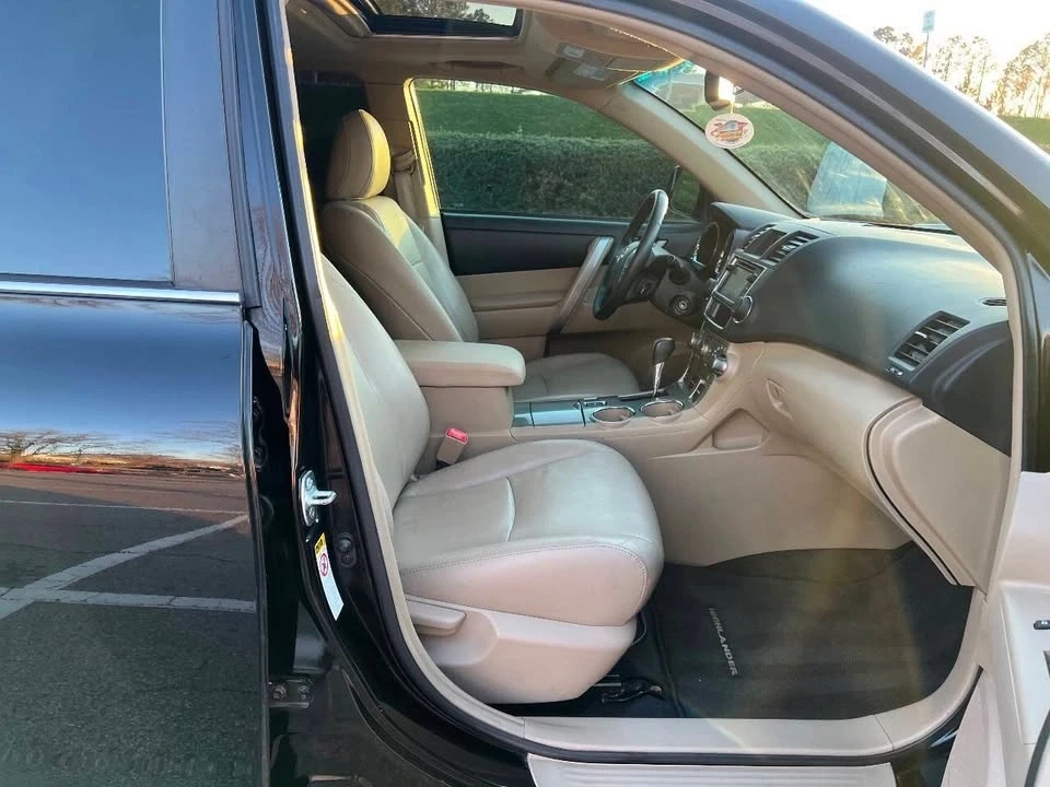 2013 Toyota Highlander - Image 15 of 19
