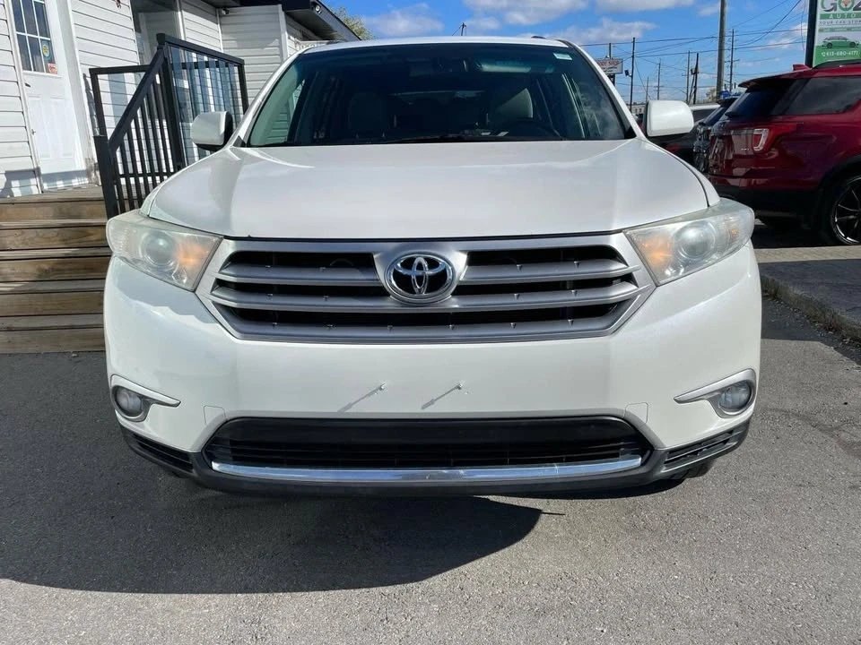 2013 Toyota Highlander - Image 2 of 16
