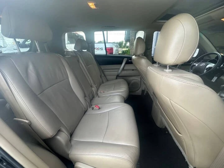 2013 Toyota Highlander - Image 11 of 17