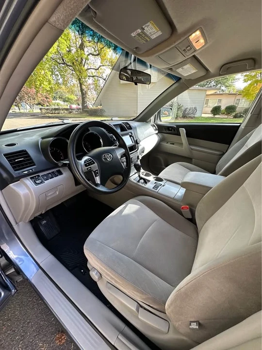 2013 Toyota Highlander - Image 14 of 16