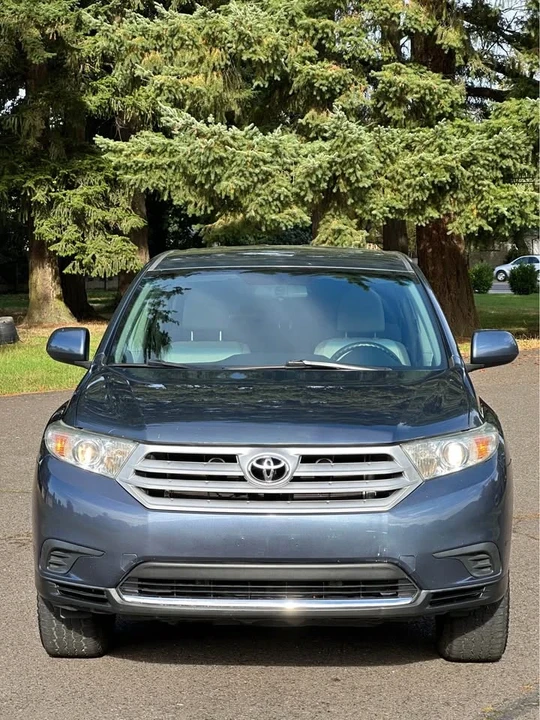 2013 Toyota Highlander - Image 2 of 16