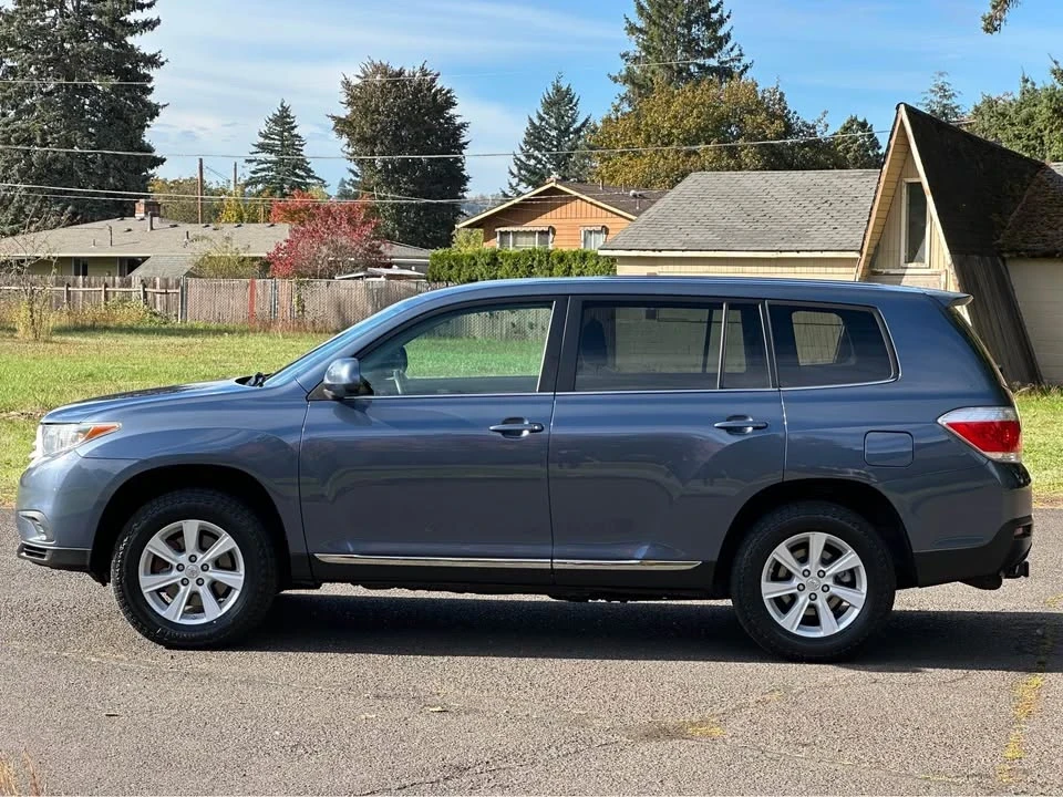 2013 Toyota Highlander - Image 8 of 16