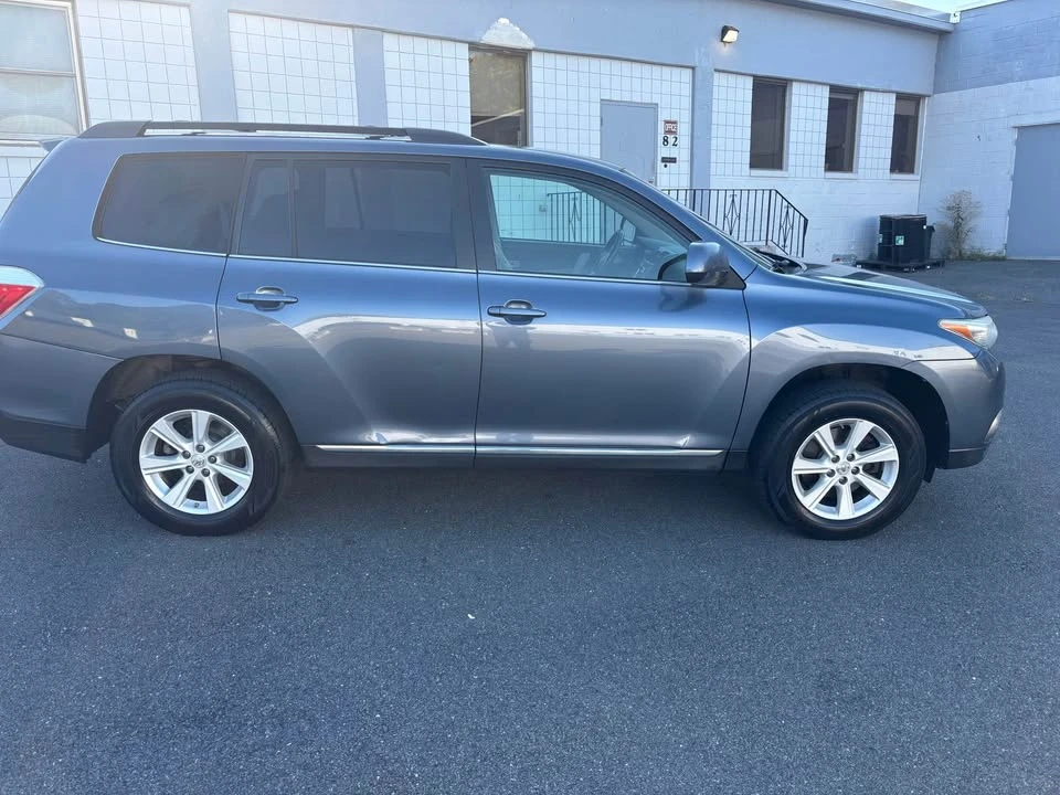2013 Toyota Highlander - Image 10 of 14