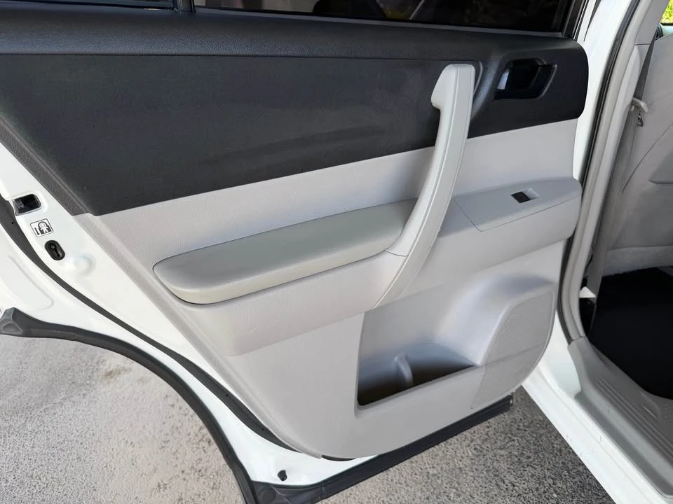2013 Toyota Highlander - Image 8 of 15
