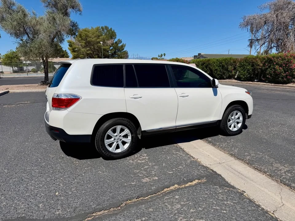 2013 Toyota Highlander - Image 3 of 15