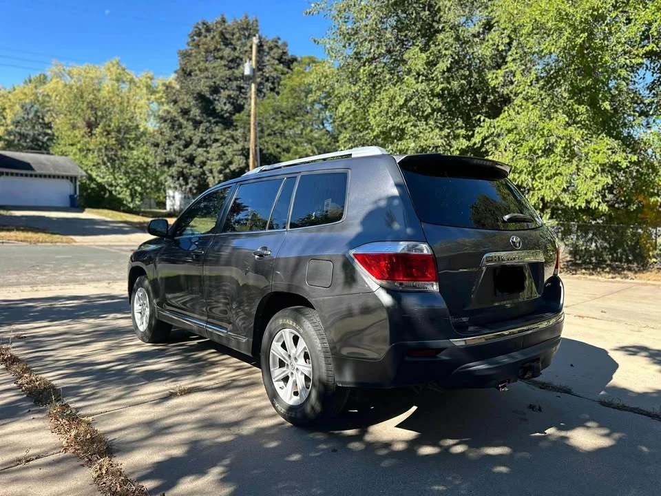 2013 Toyota Highlander - Image 3 of 11
