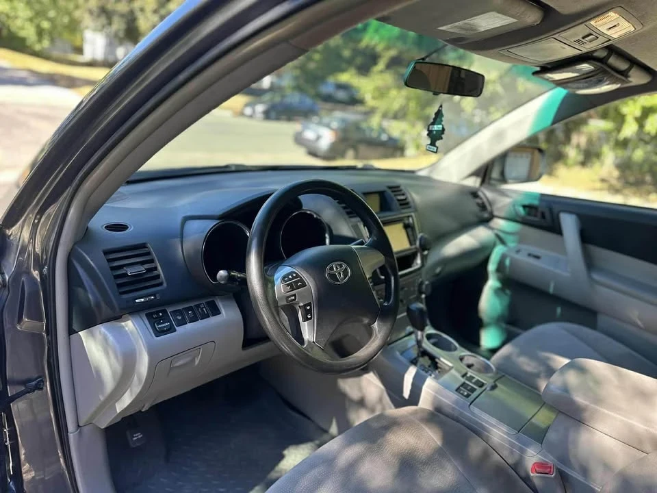 2013 Toyota Highlander - Image 8 of 11