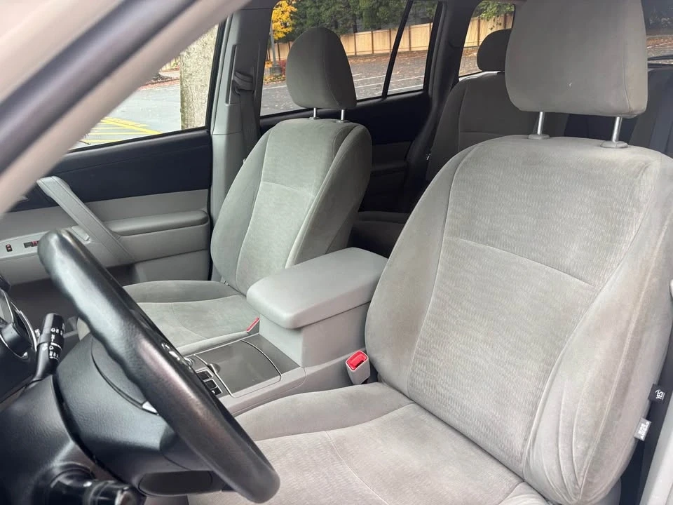 2013 Toyota Highlander - Image 9 of 14