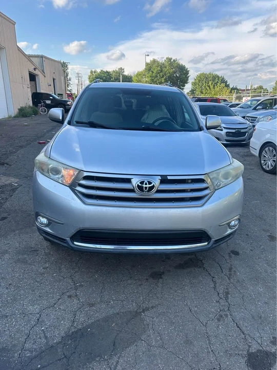2013 Toyota Highlander - Image 11 of 11