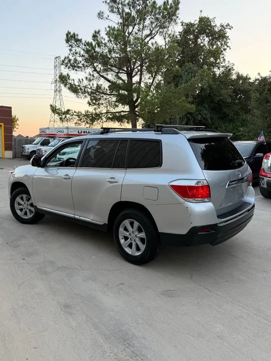 2013 Toyota Highlander - Image 4 of 11