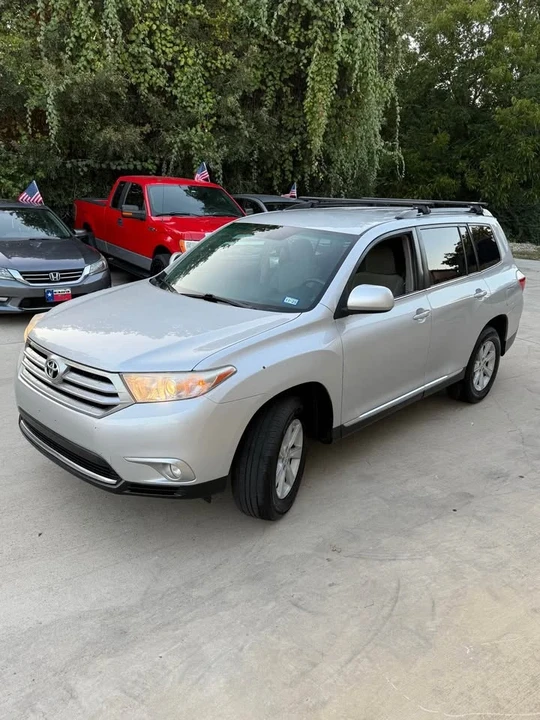 2013 Toyota Highlander - Image 3 of 11