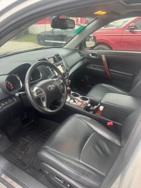 2013 Toyota Highlander - Image 6 of 7