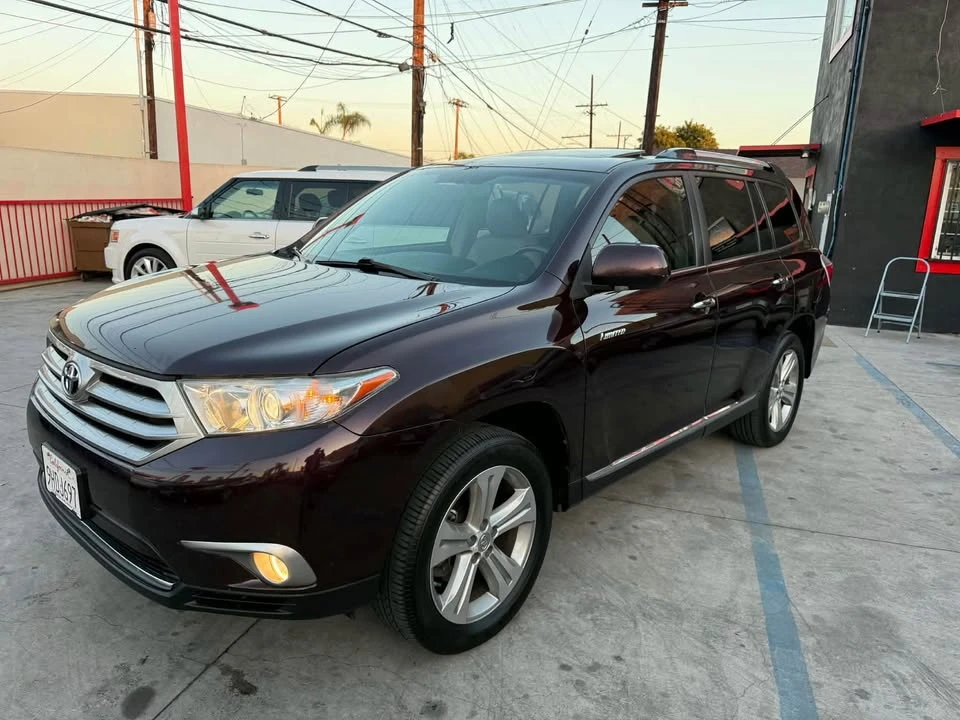 2013 Toyota Highlander - Image 2 of 16