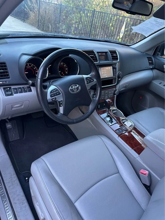 2013 Toyota Highlander - Image 11 of 11