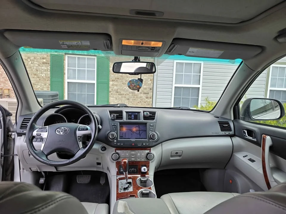 2013 Toyota Highlander - Image 12 of 16