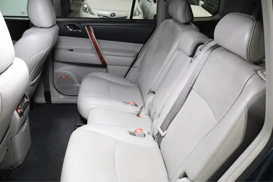 2013 Toyota Highlander - Image 9 of 19
