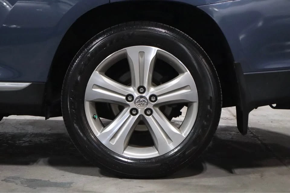 2013 Toyota Highlander - Image 4 of 19