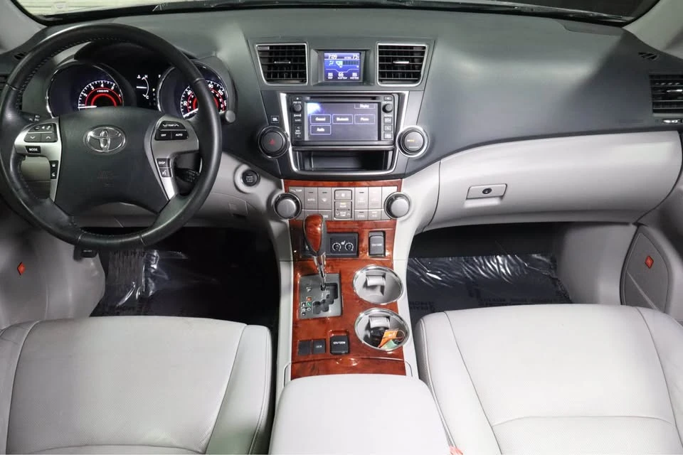 2013 Toyota Highlander - Image 12 of 19