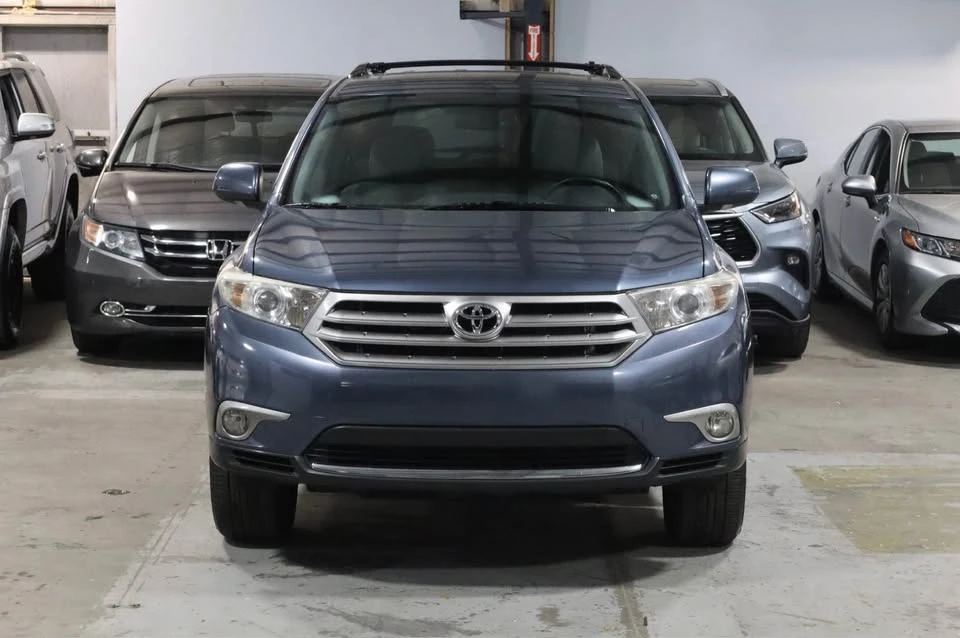 2013 Toyota Highlander - Image 2 of 19