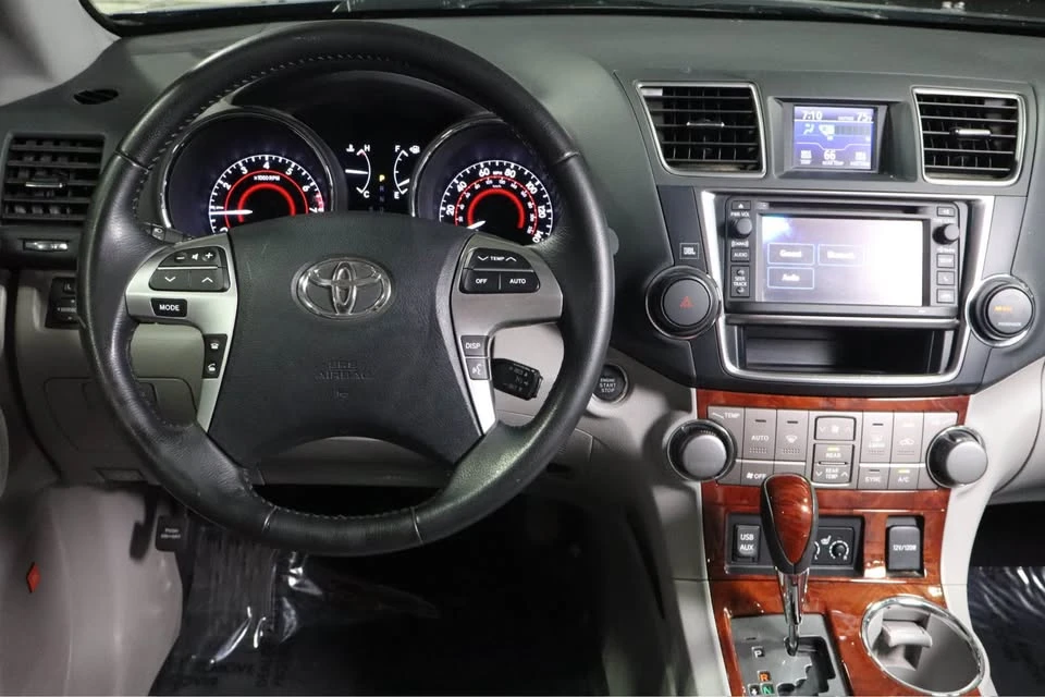 2013 Toyota Highlander - Image 13 of 19