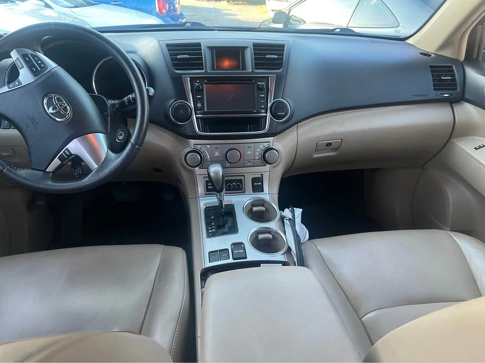 2013 Toyota Highlander - Image 13 of 15