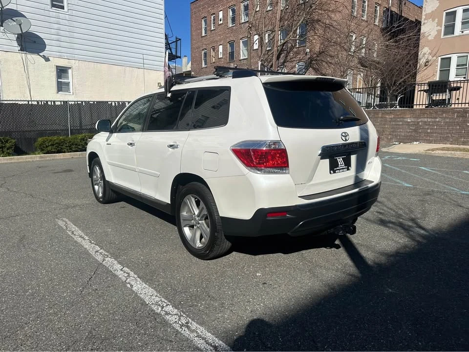2013 Toyota Highlander - Image 5 of 17