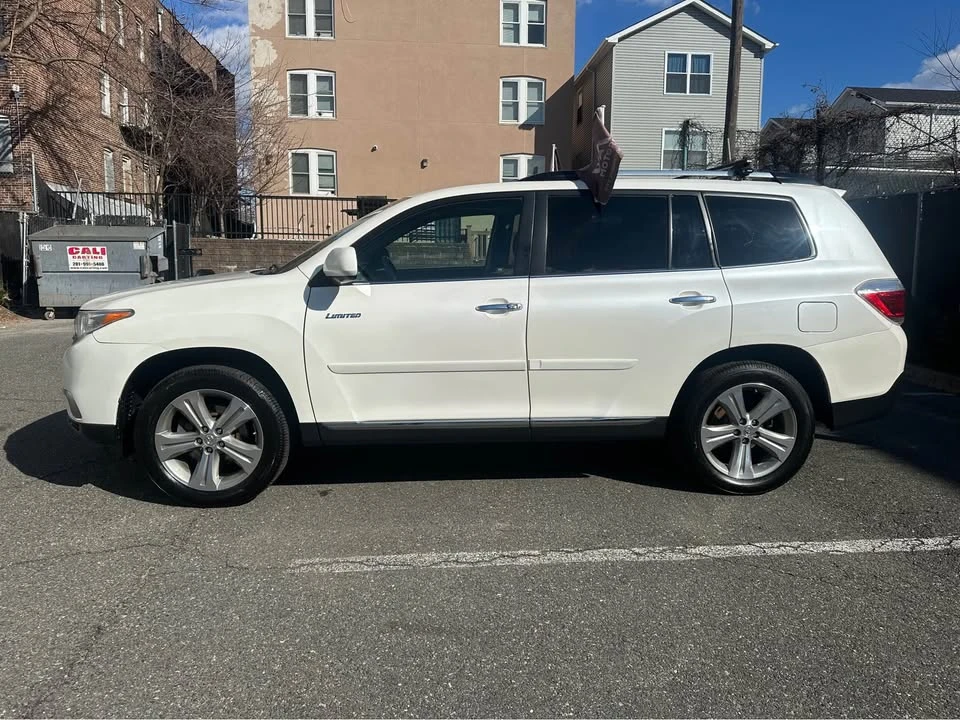 2013 Toyota Highlander - Image 4 of 17