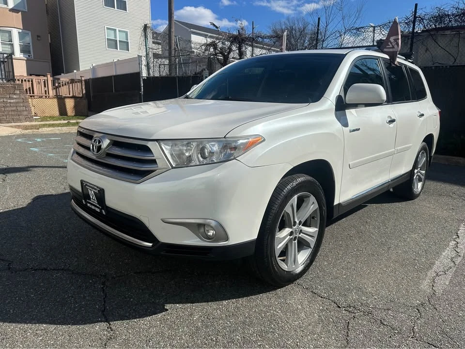 2013 Toyota Highlander - Image 3 of 17