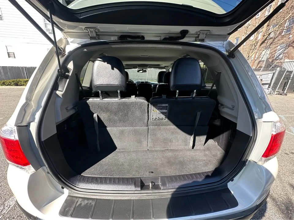 2013 Toyota Highlander - Image 12 of 17