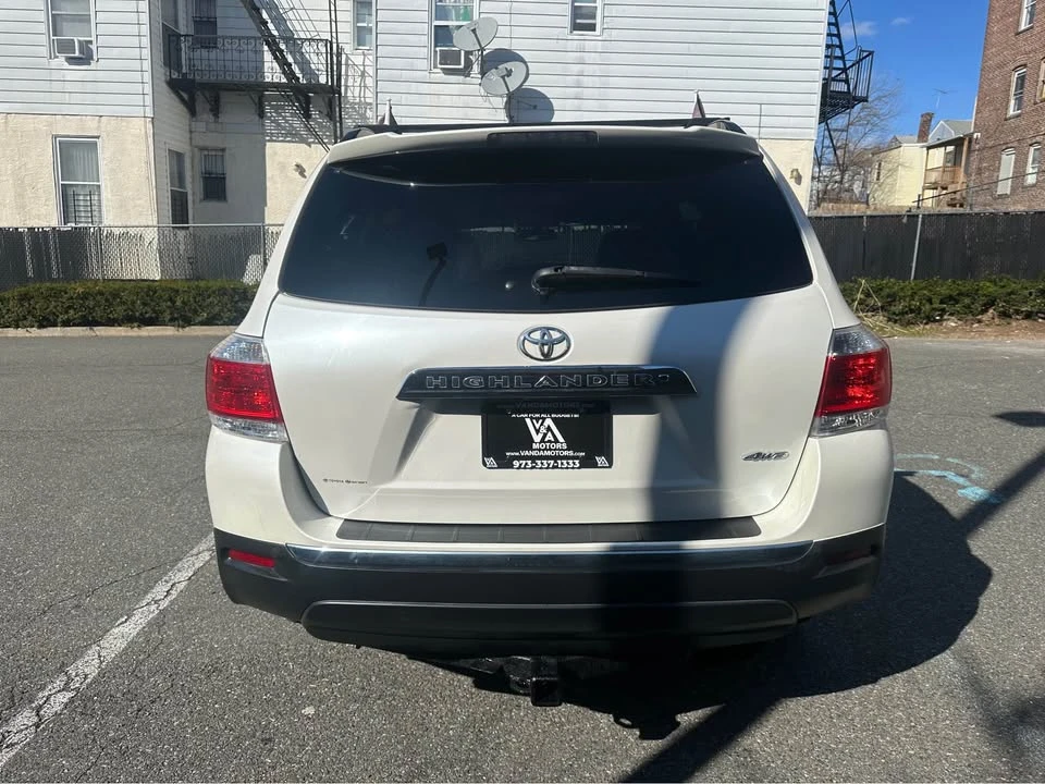 2013 Toyota Highlander - Image 6 of 17