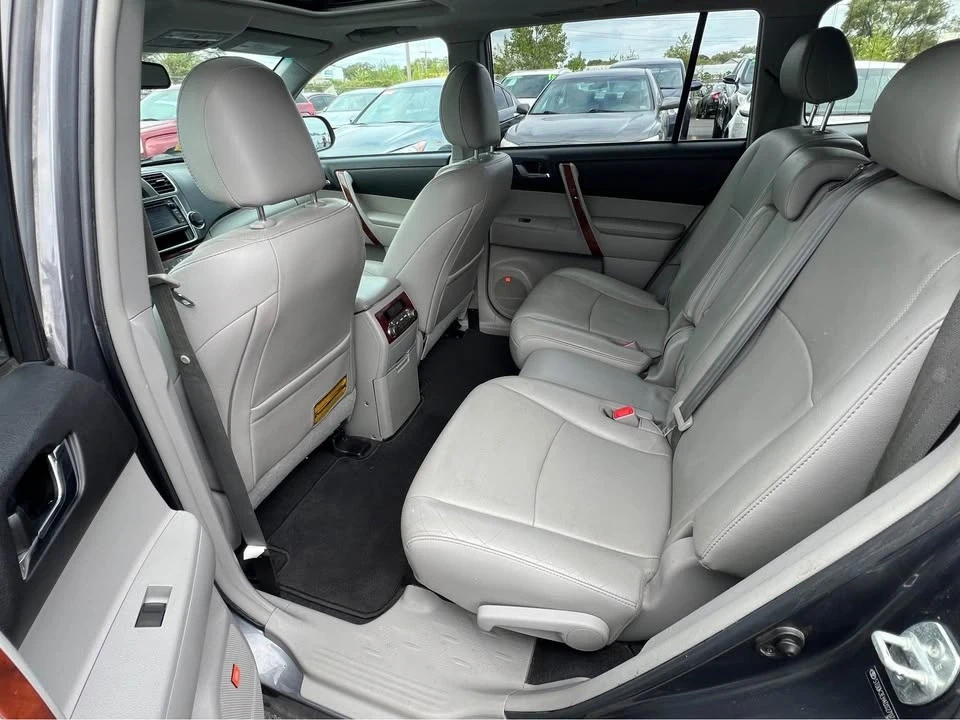 2013 Toyota Highlander - Image 12 of 20