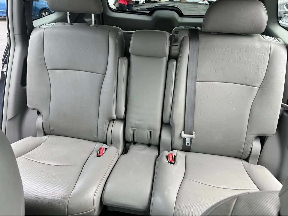 2013 Toyota Highlander - Image 8 of 20